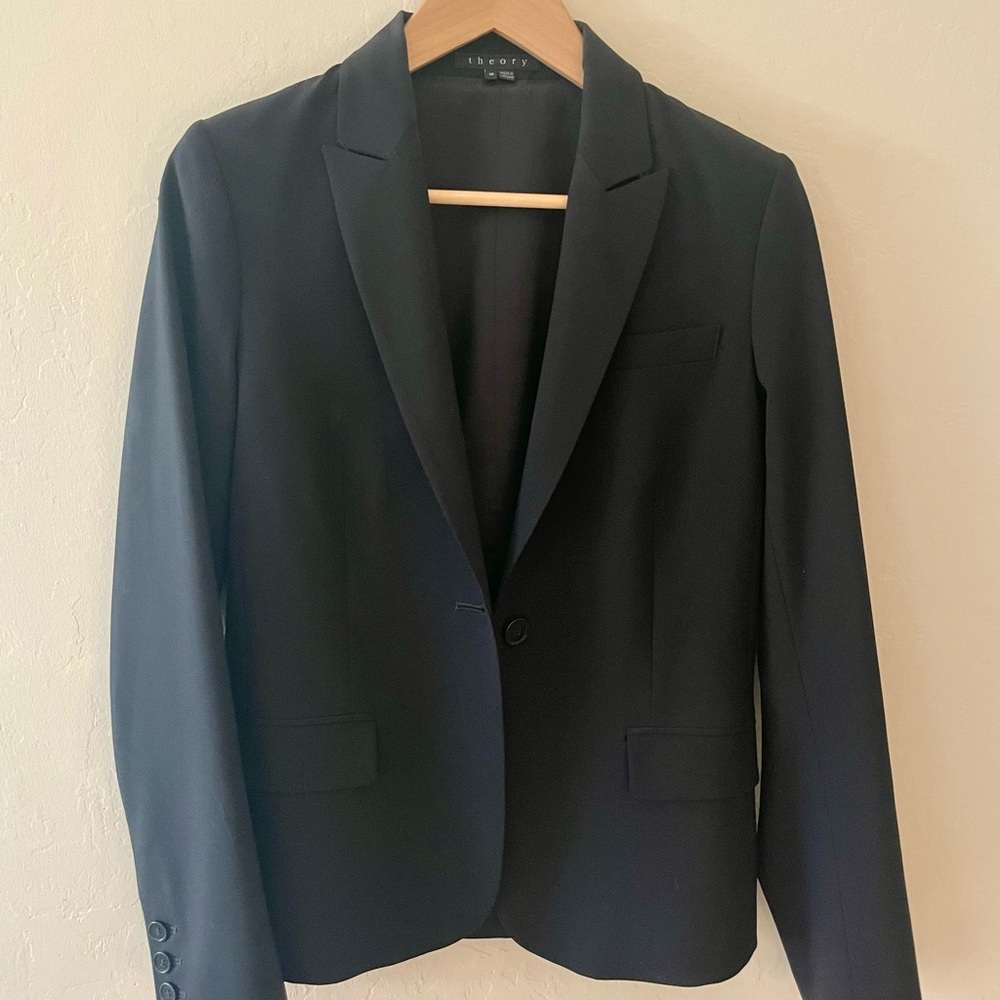 Theory Women's Black Blazer Size 10 wool - 80 $ great condition